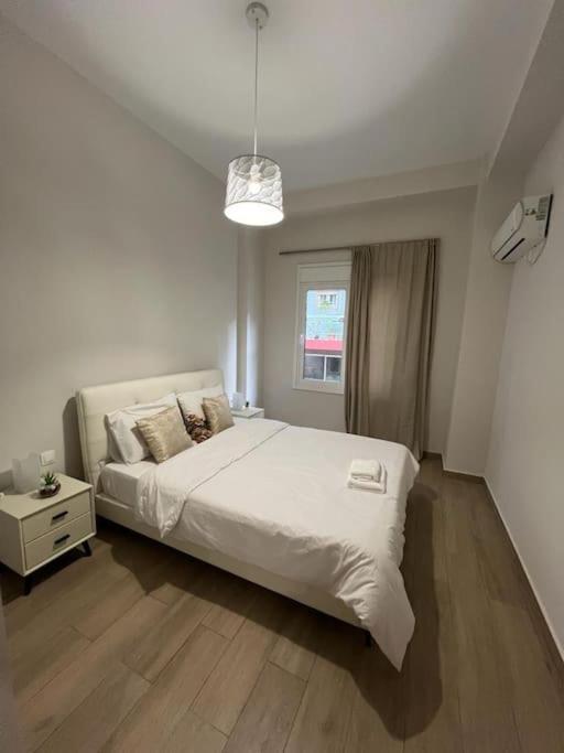 Cozy New Nearby Metro Athen