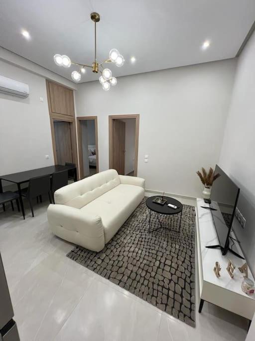 Cozy New Nearby Metro Apartment *