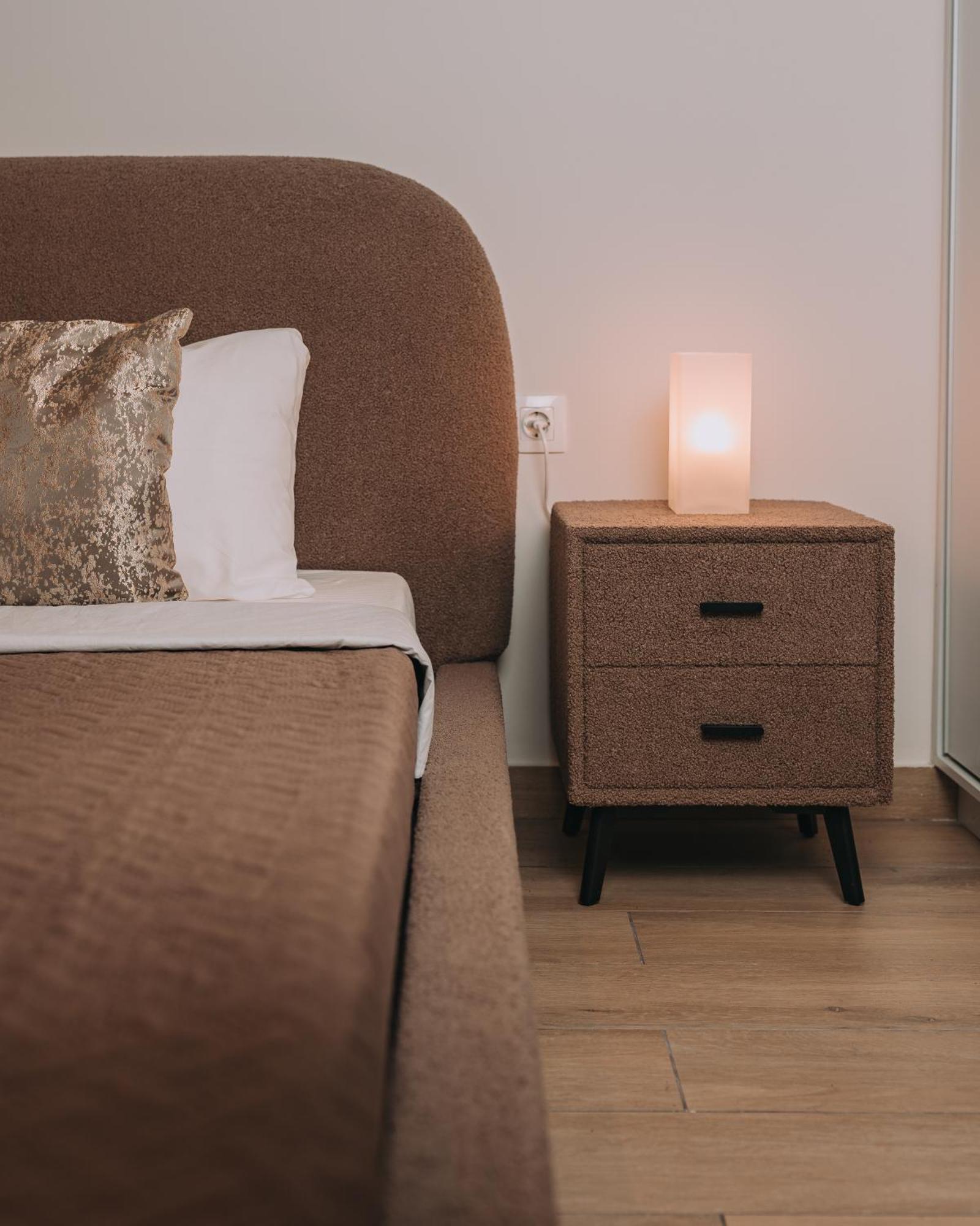 Apartment Cozy New Nearby Metro