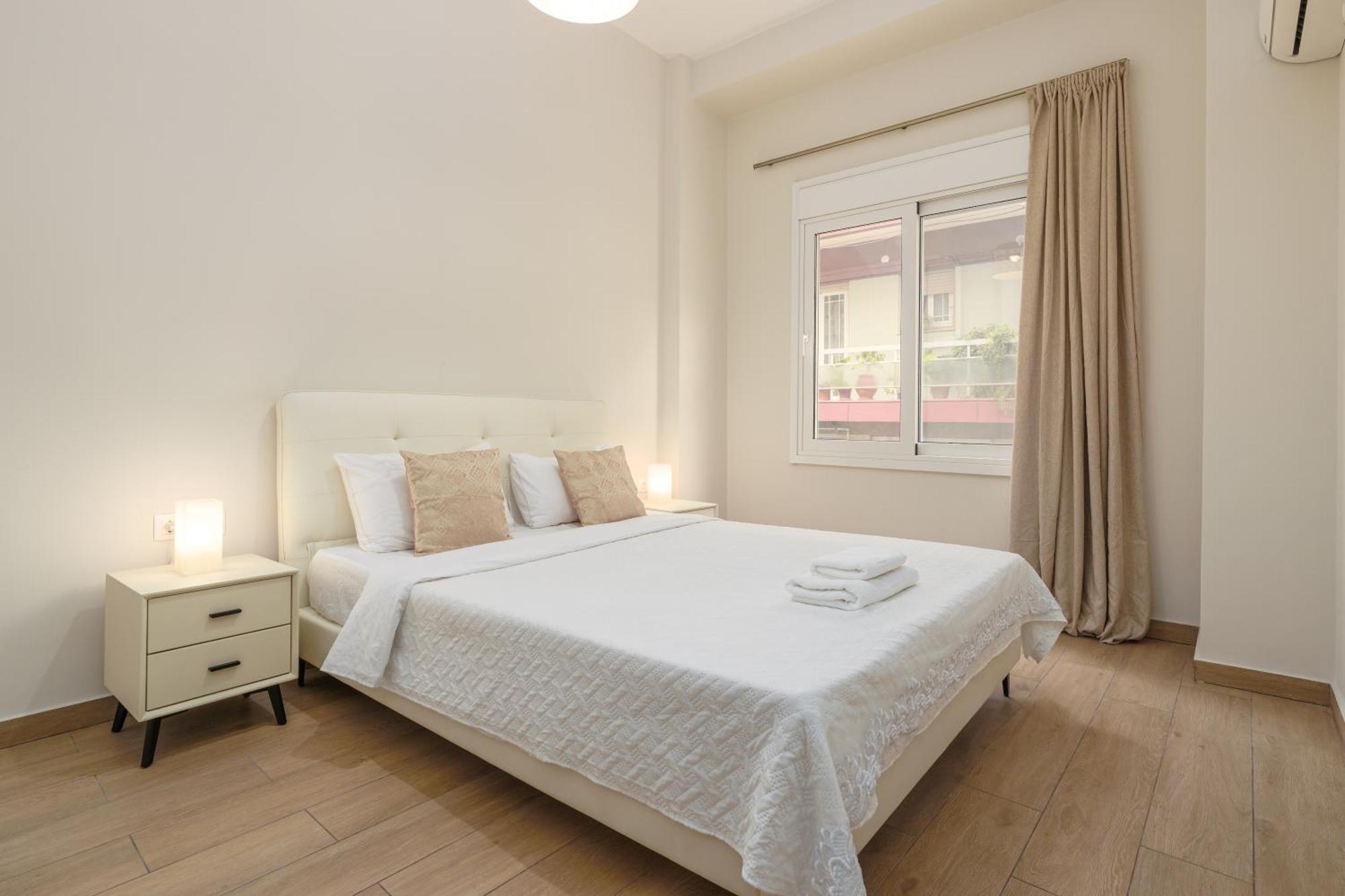 Cozy New Nearby Metro Apartment *