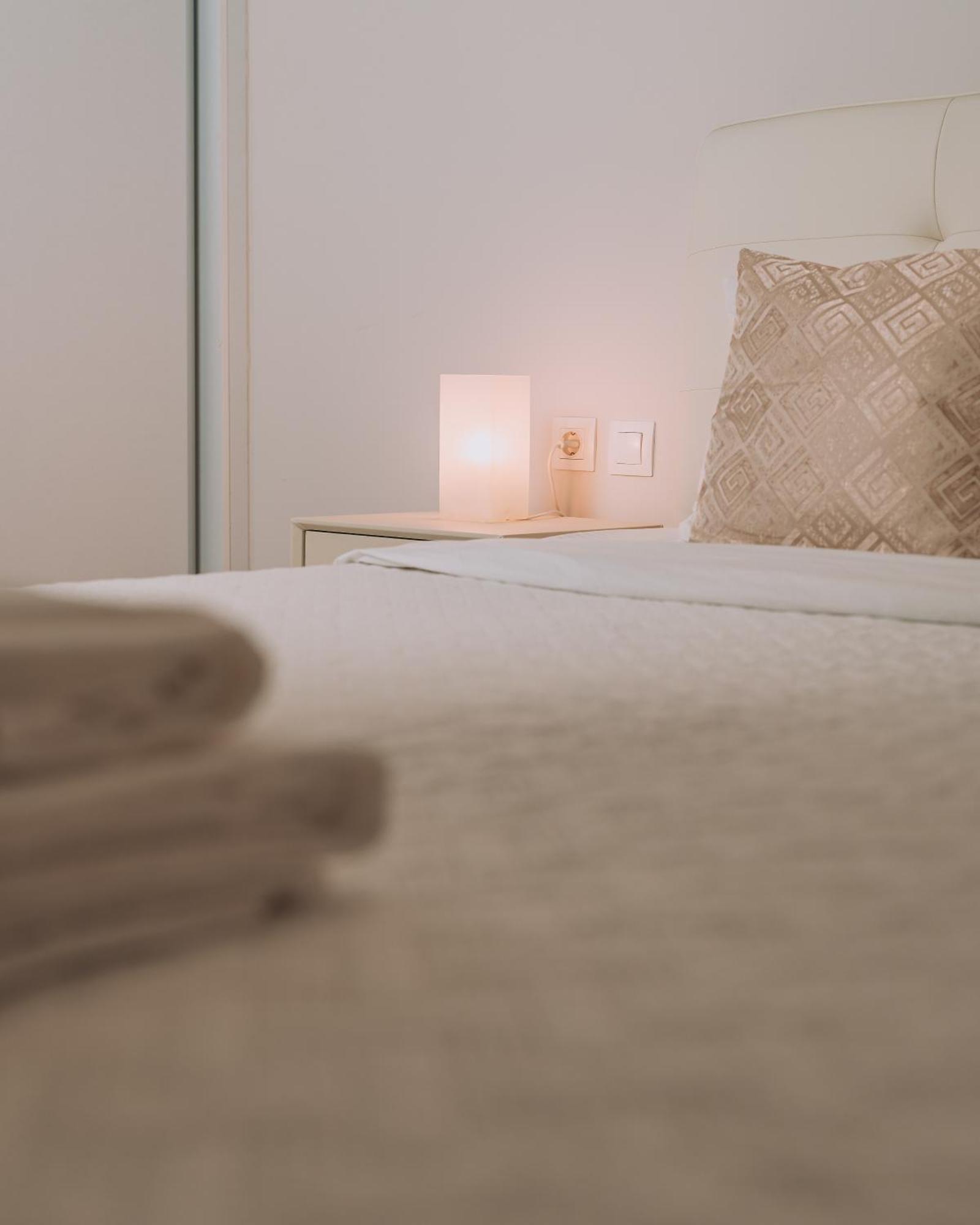 Apartment Cozy New Nearby Metro