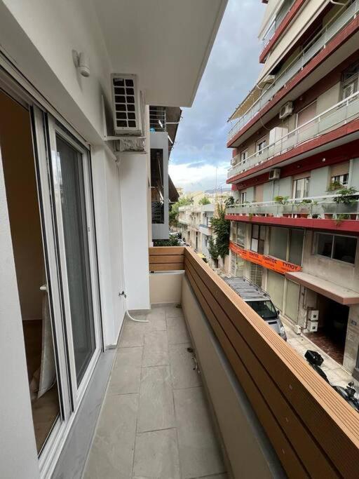 Cozy New Nearby Metro Αθήνα