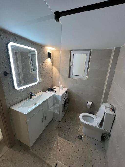 Cozy New Nearby Metro Αθήνα